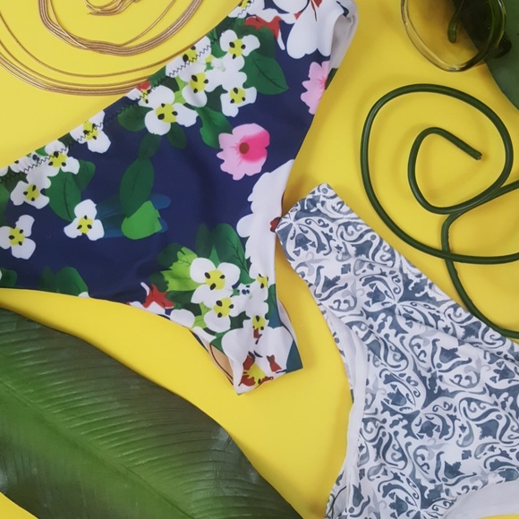 LAST CHANCE! CLOSET CLOSING!{HP!} 2/$15 bikini bottoms navy blue multi floral - Picture 4 of 7